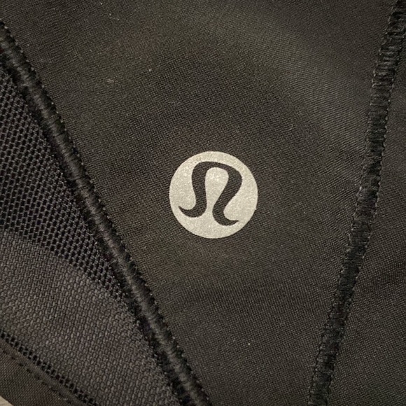 Lululemon Hotty Hot Short II *2.5"
Black Sz 8 - Picture 7 of 15